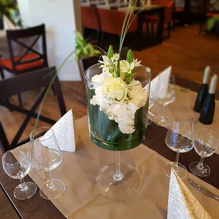 - Restaurant Veldscholten מלון 3*